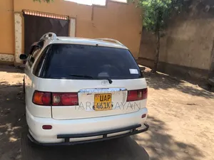 Toyota Ipsum 1997 White