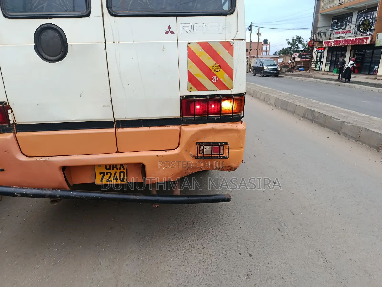 Mitsubishi Fuso Rosa 1990 Orange
