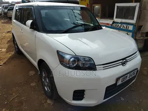 Toyota Corolla Rumion 2010 White