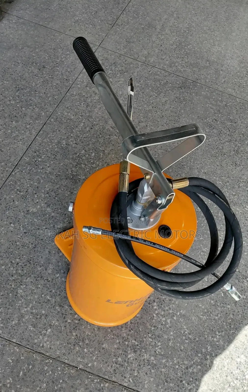 Grease Bucket/Grease Pump