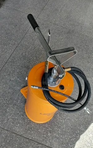 Grease Bucket/Grease Pump