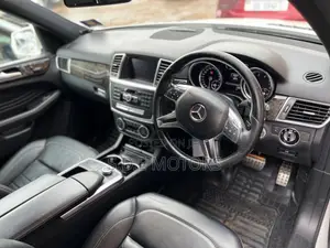 Mercedes-Benz M Class ML350 4MATIC 4dr SUV AWD (3.5L 6cyl 7A) 2014