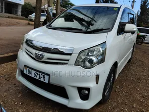 Toyota Noah 2010 White