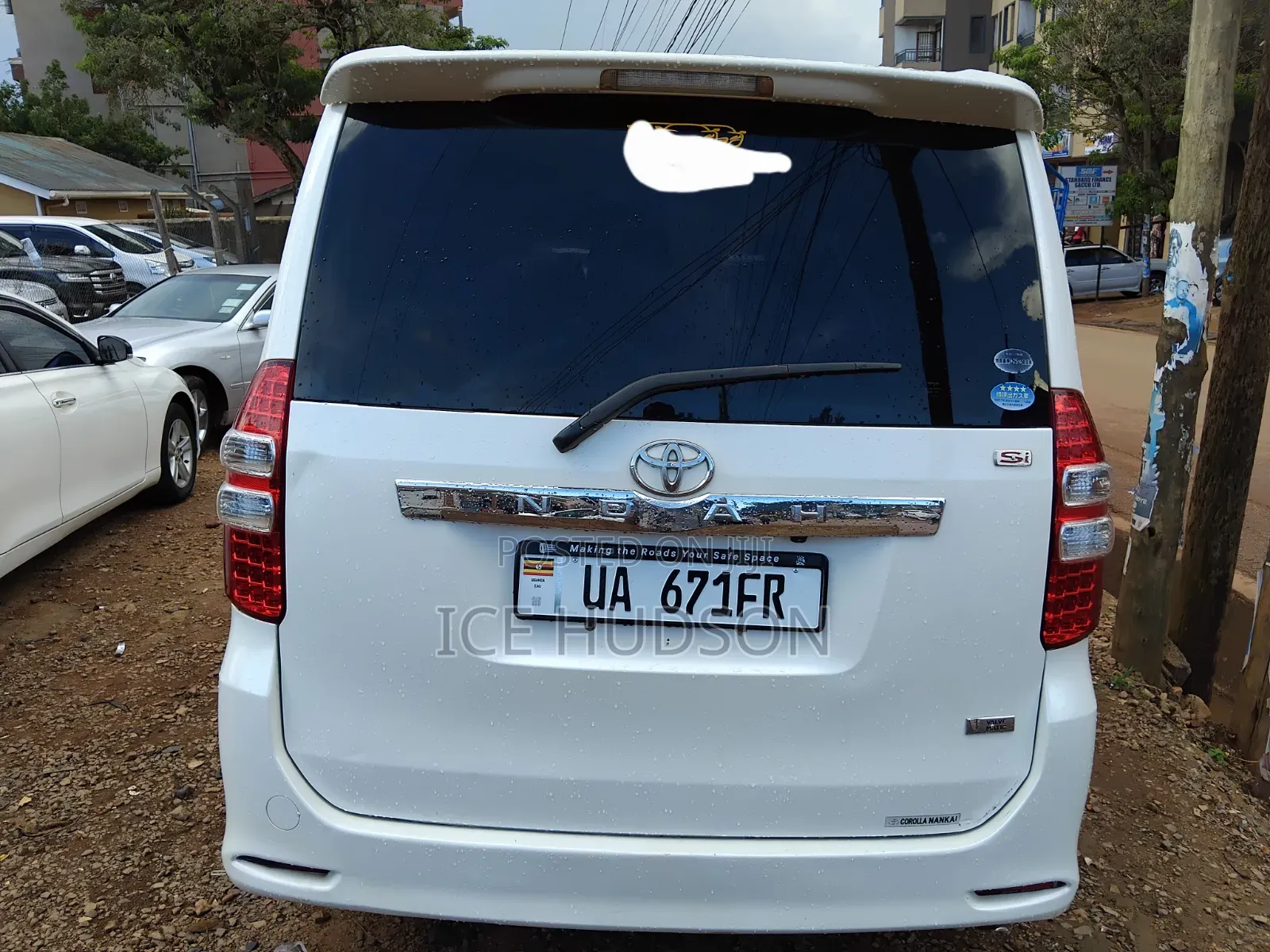 Toyota Noah 2010 White