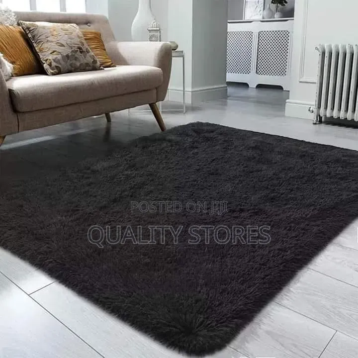Centre Fluffy Carpets Black