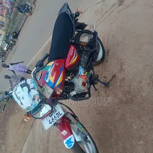 Bajaj CT 125X 2025 Red