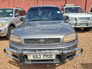 Toyota RAV4 Base 4x4 1996 Gray