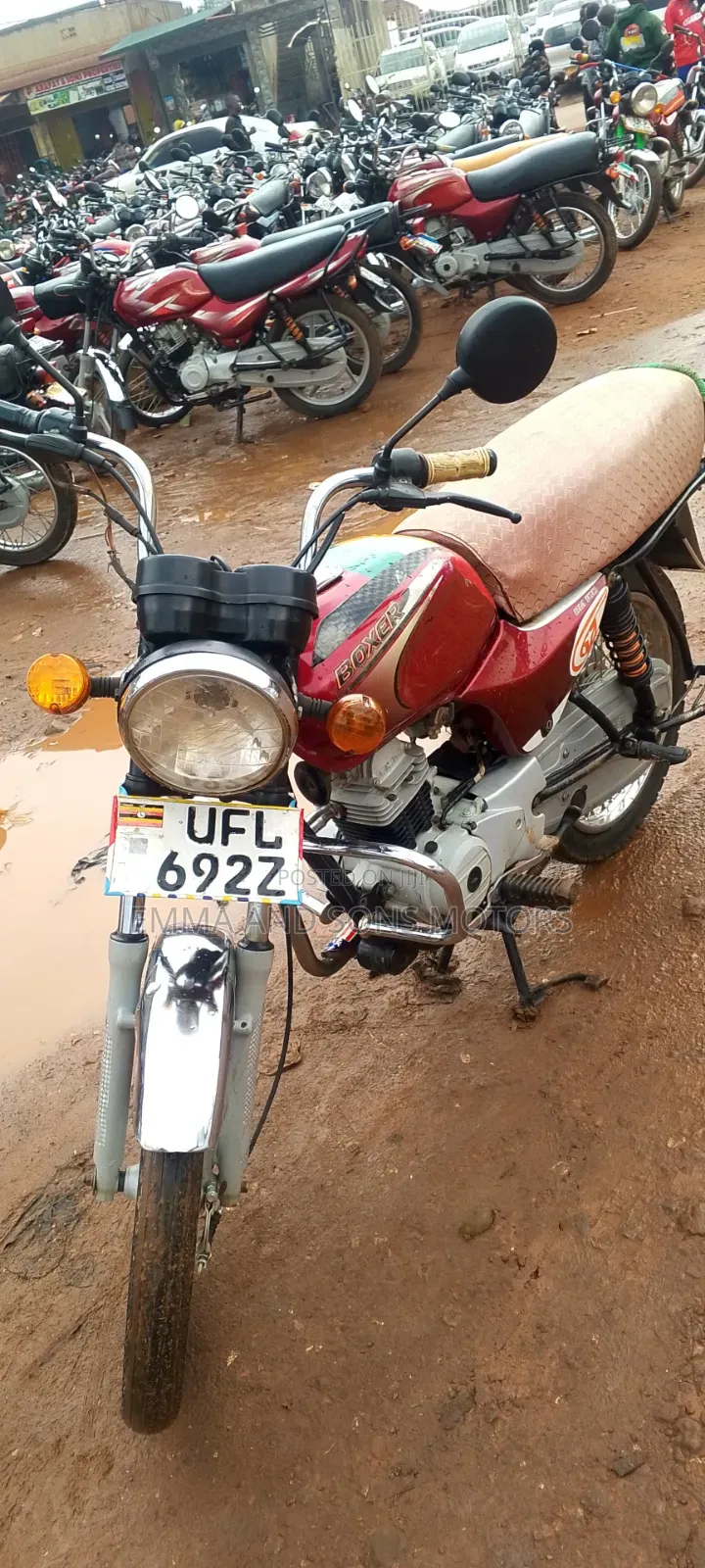 Bajaj Boxer 100 2022 Red