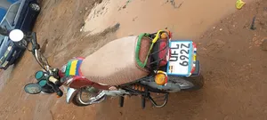 Bajaj Boxer 100 2022 Red
