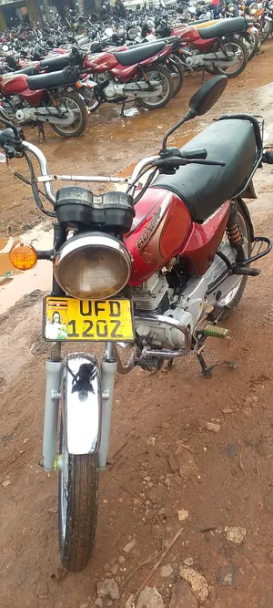 Bajaj Boxer 100 2022 Red