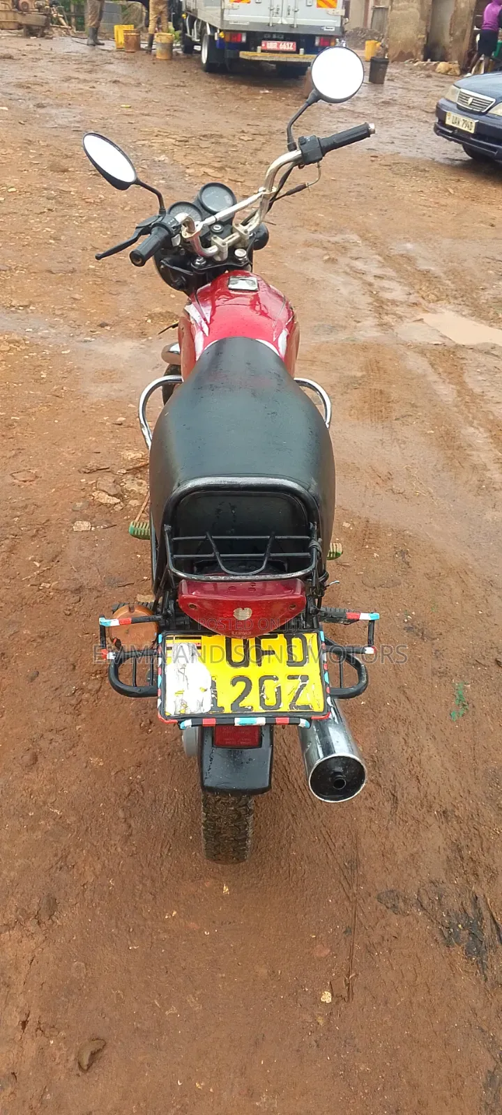 Bajaj Boxer 100 2022 Red
