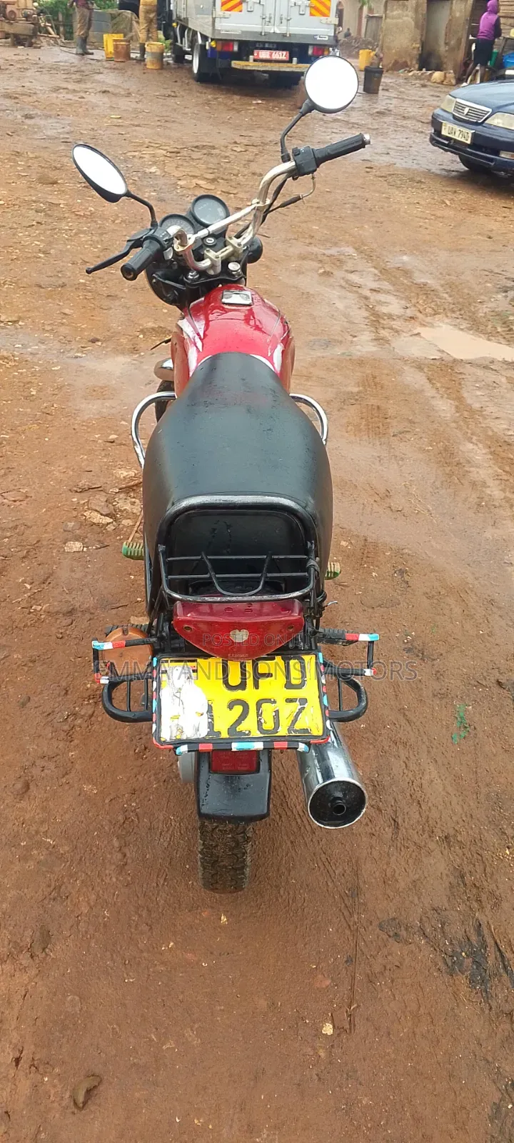Bajaj Boxer 100 2022 Red