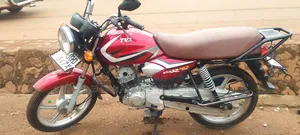 TVS HLX 125 2024 Red