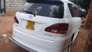 Toyota Ipsum 2003 White