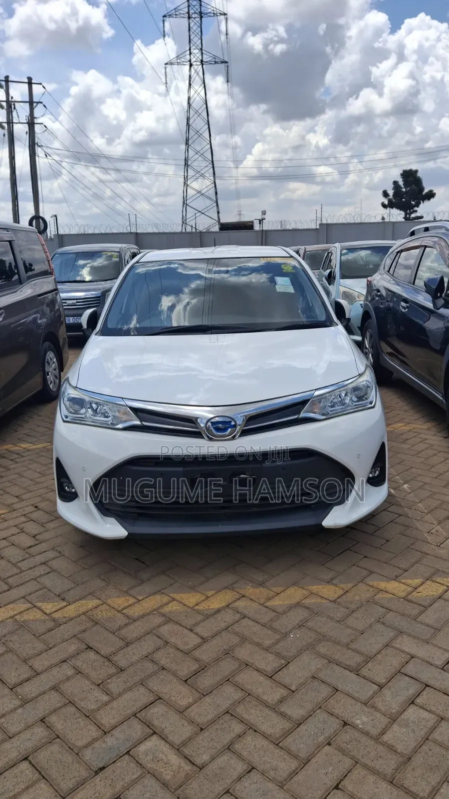 Toyota Corolla Fielder 1.5 Hybrid FWD 2018 White