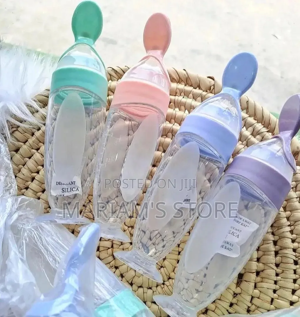 Silicone Squeeze Baby Feeder Bottle With a Spoon Tip