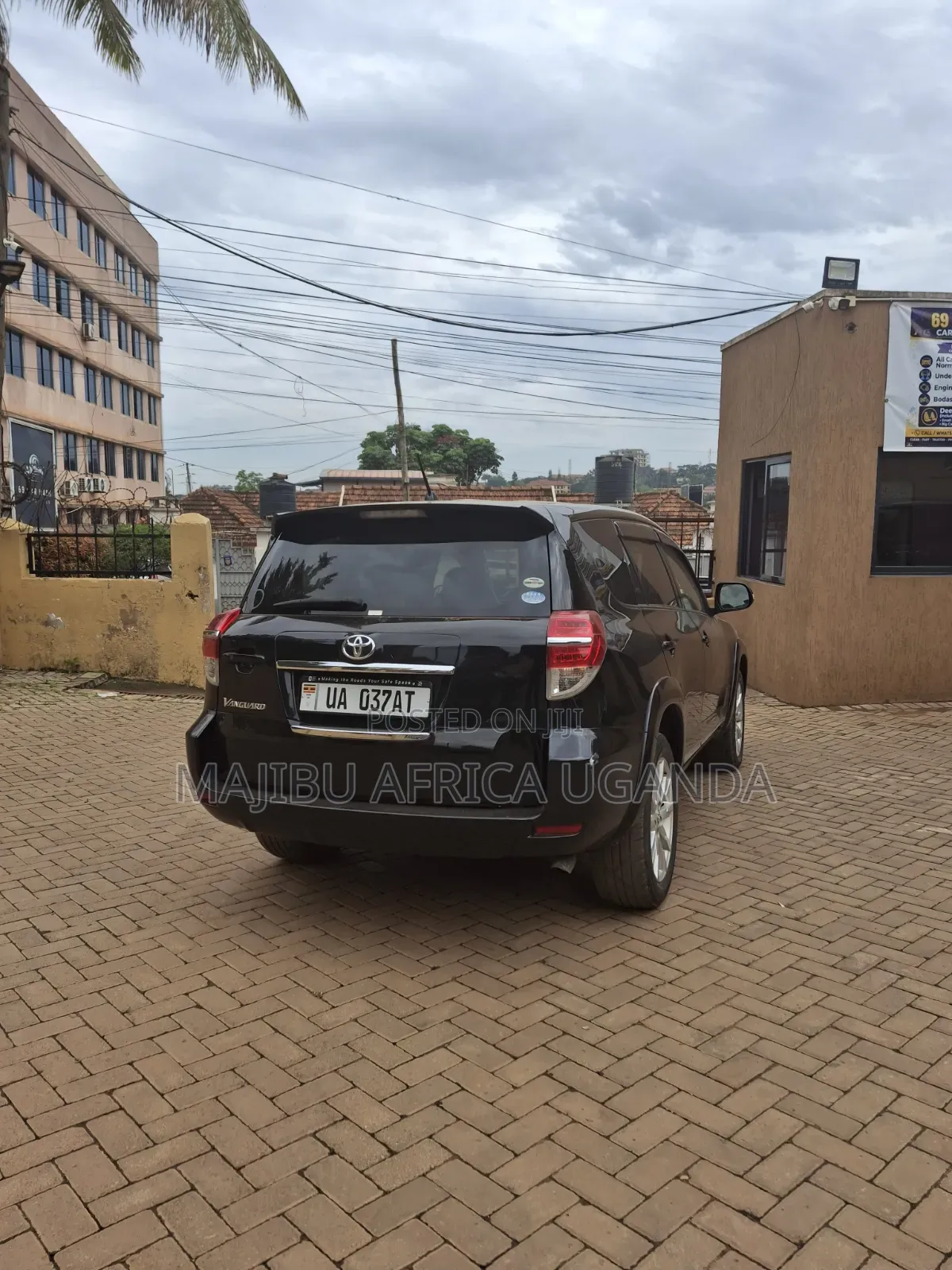 Toyota Vanguard 2011 Black