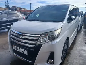 Toyota Noah 2014 White