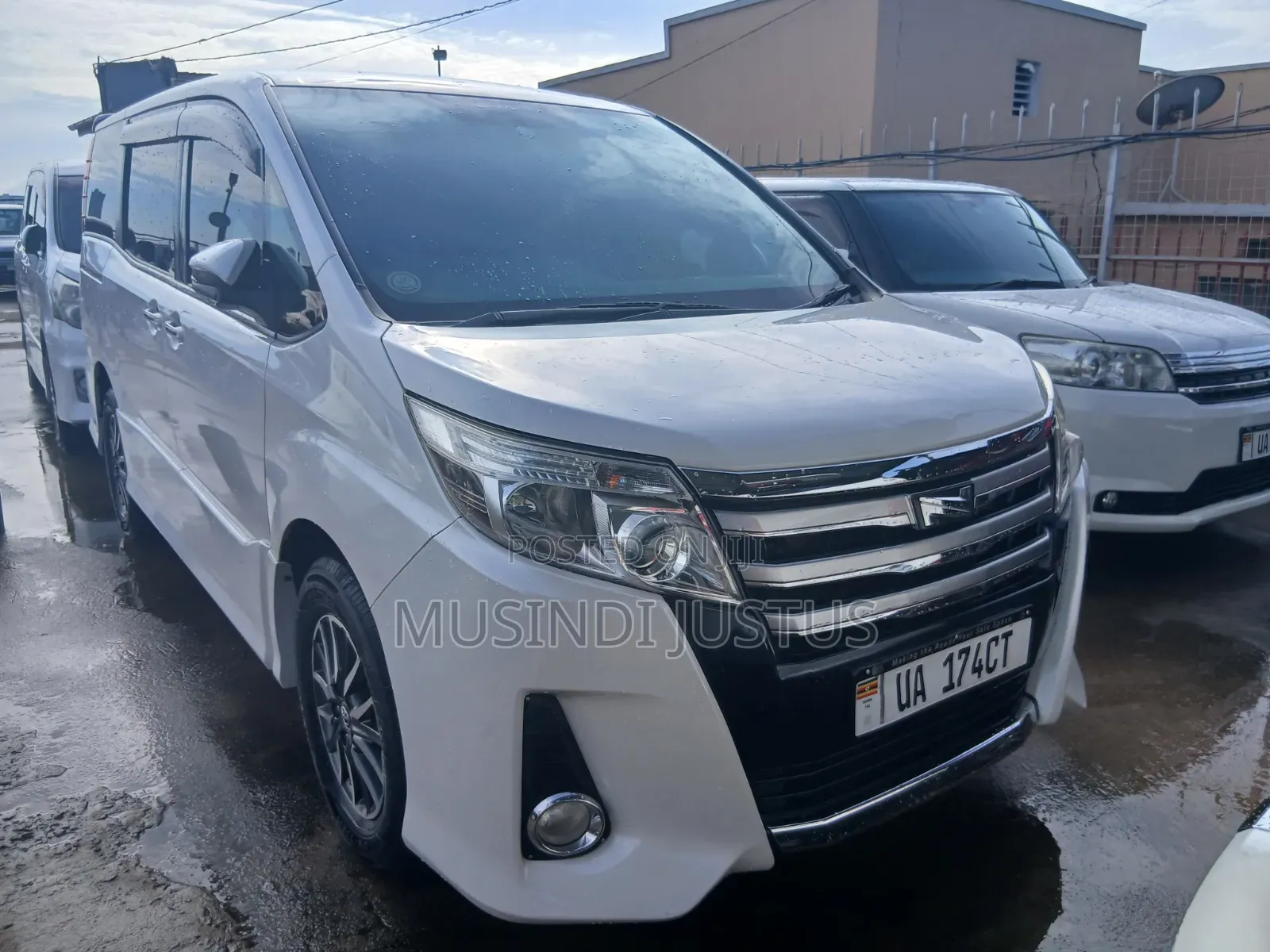 Toyota Noah 2014 White