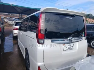 Toyota Noah 2014 White