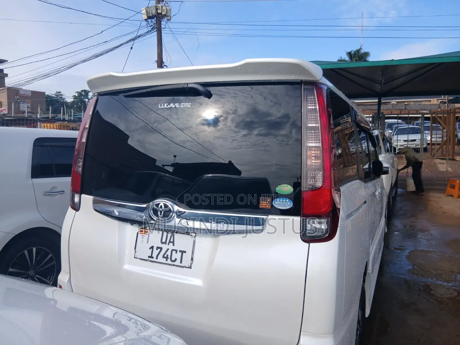 Toyota Noah 2014 White
