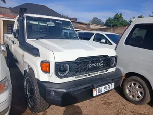 Toyota Land Cruiser 2009 White