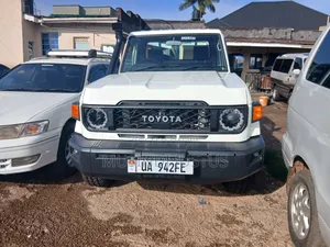 Toyota Land Cruiser 2009 White