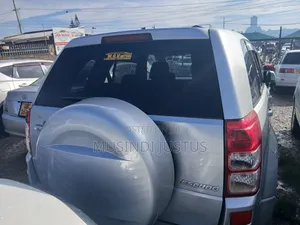 Suzuki Escudo 2006 Silver