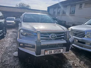 Toyota Fortuner 2016 Silver