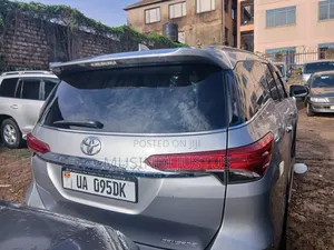 Toyota Fortuner 2016 Silver