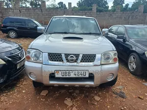 Nissan Hardbody 2012 Silver