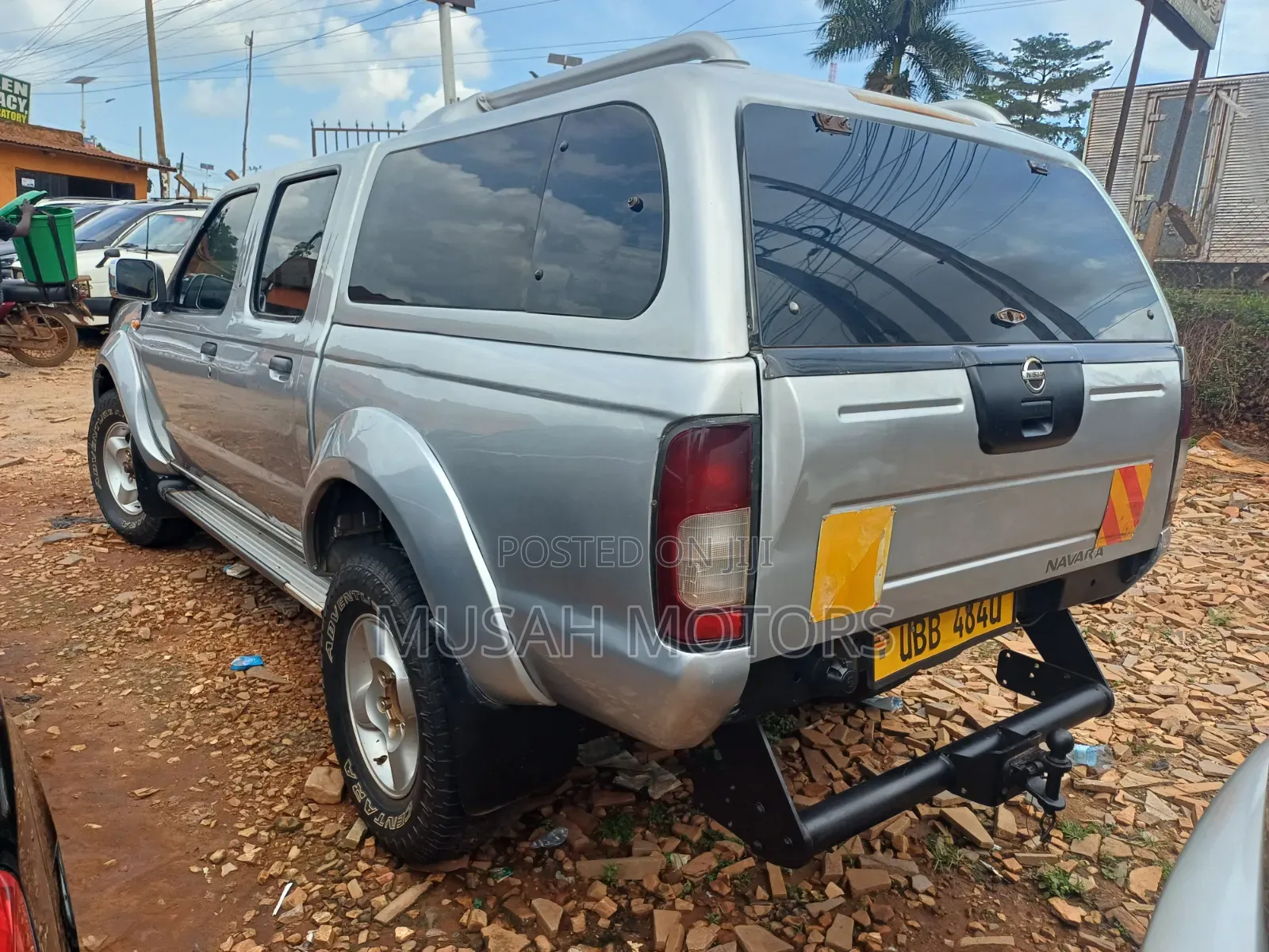 Nissan Hardbody 2012 Silver