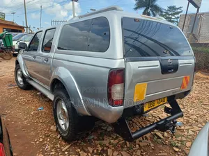 Nissan Hardbody 2012 Silver