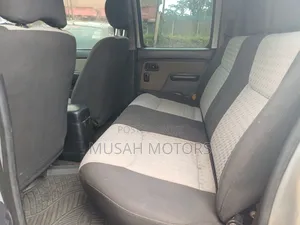 Nissan Hardbody 2012 Silver