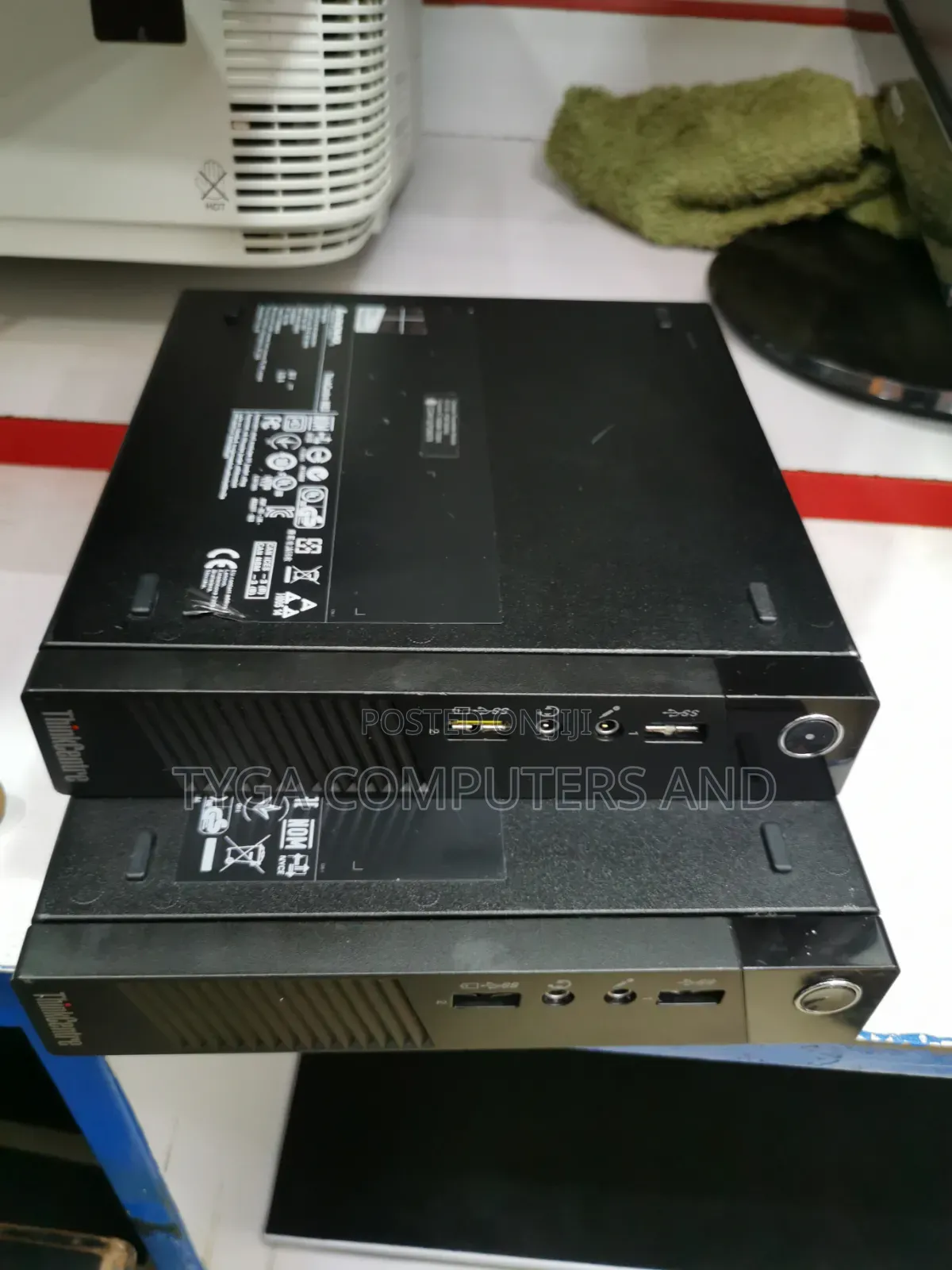 Desktop Computer Lenovo ThinkCentre M715 4GB Intel Core i3 HDD 32GB