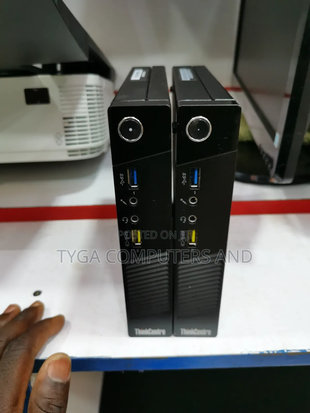 Desktop Computer Lenovo ThinkCentre M715 4GB Intel Core i3 HDD 32GB