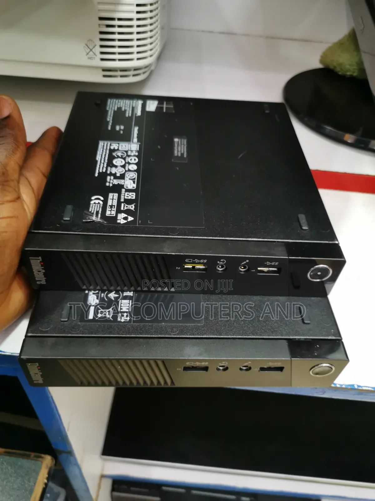 Desktop Computer Lenovo ThinkCentre M715 4GB Intel Core i3 HDD 32GB