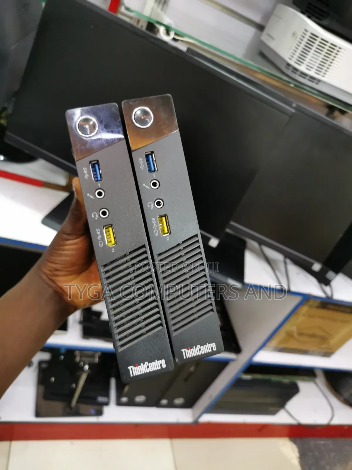 Desktop Computer Lenovo ThinkCentre M715 4GB Intel Core i3 HDD 32GB