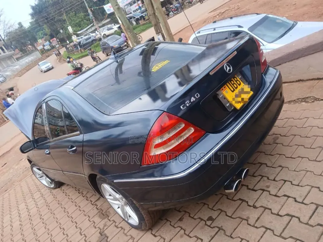 Mercedes-Benz C240 2006 Blue