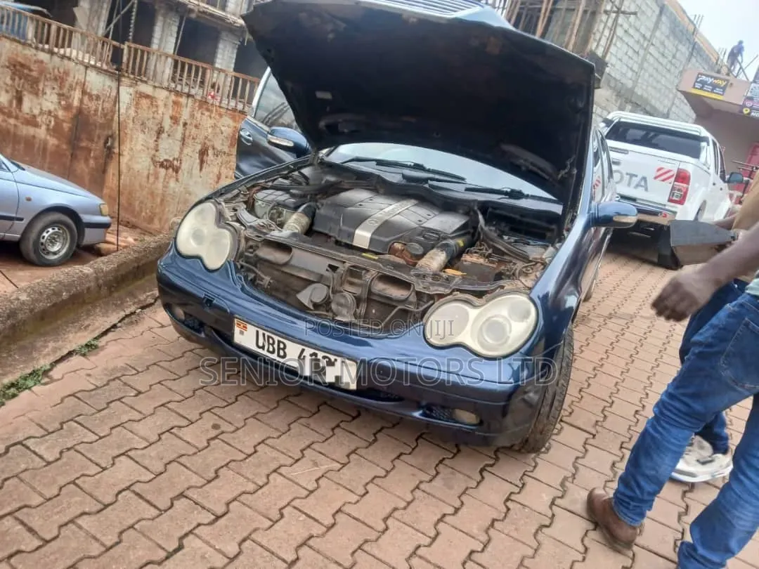Mercedes-Benz C240 2006 Blue