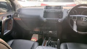 Toyota Land Cruiser Prado 2016 Gray