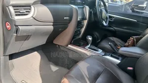 Toyota Fortuner 2016 Silver