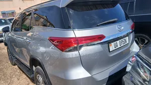Toyota Fortuner 2016 Silver