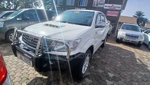 Toyota Hilux 2012 White