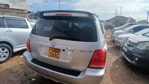 Toyota Kluger 2004 Silver
