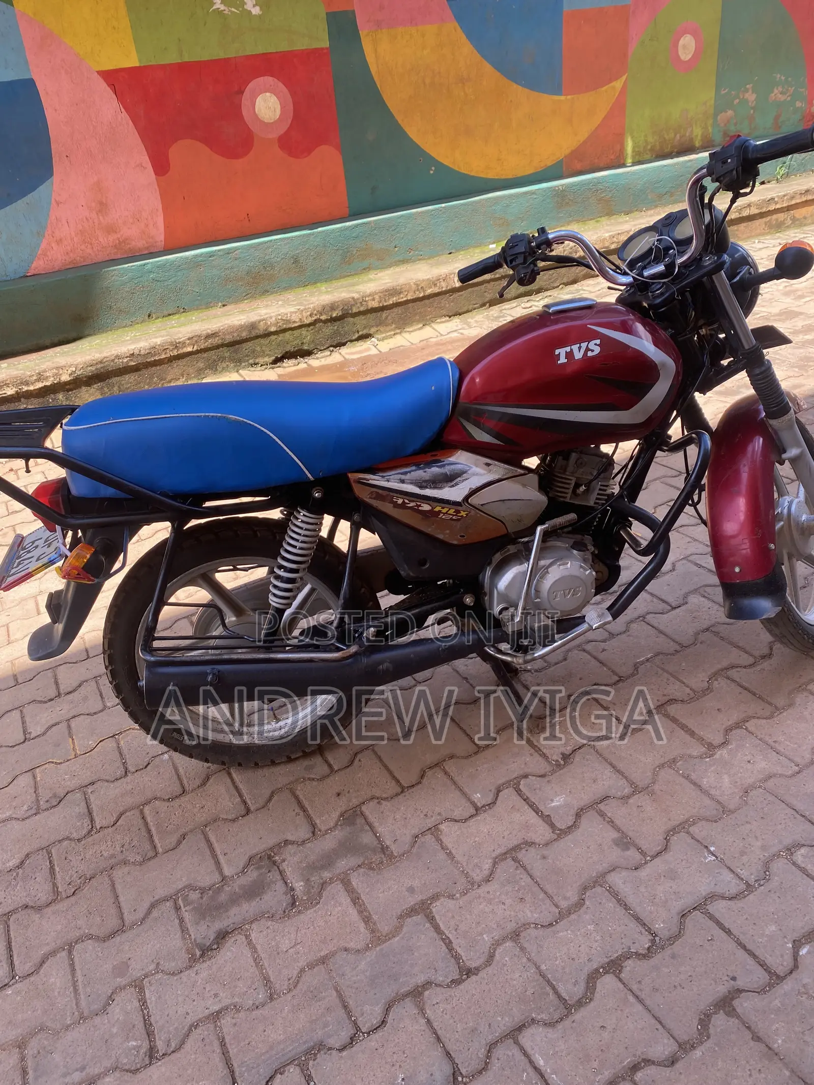 TVS HLX 125 2022 Red