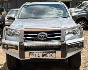 Toyota Fortuner 2.8 D AWD 2016 Silver