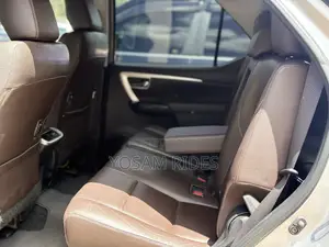 Toyota Fortuner 2.8 D AWD 2016 Silver