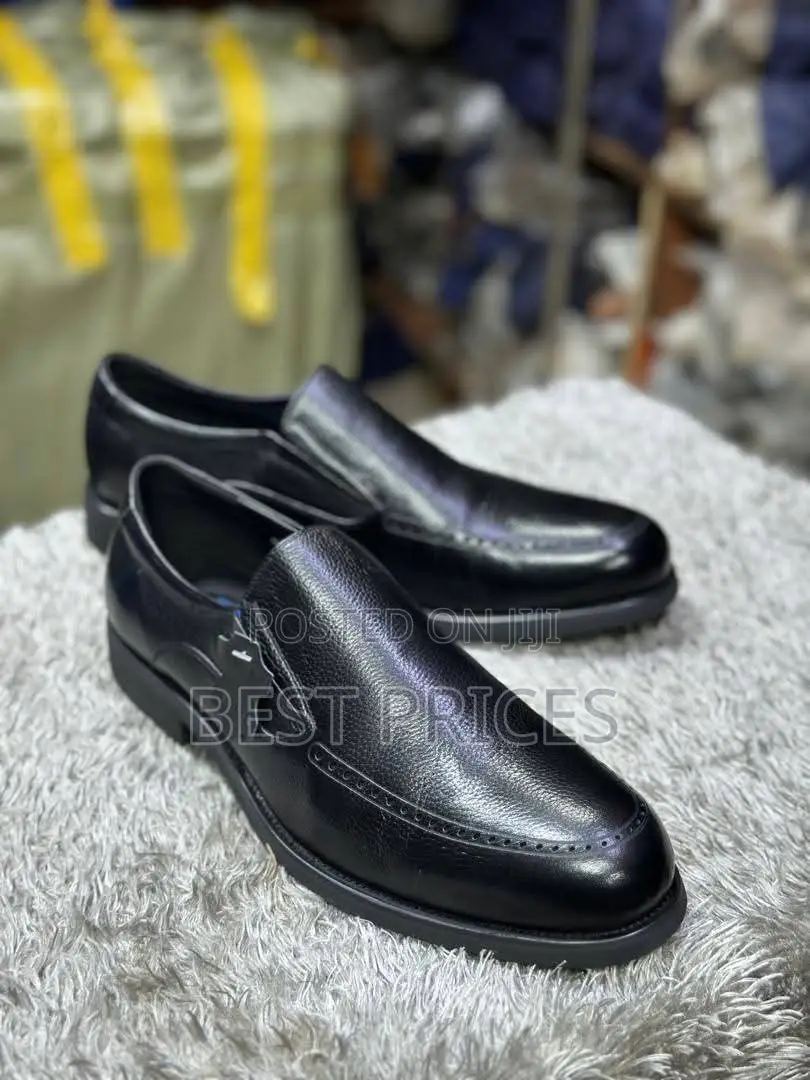Men's Black Leather Apron-Toe Slip-On Shoes