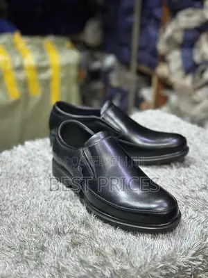 Men's Black Smooth Leather Slip-On Shoes with Chunky Sole